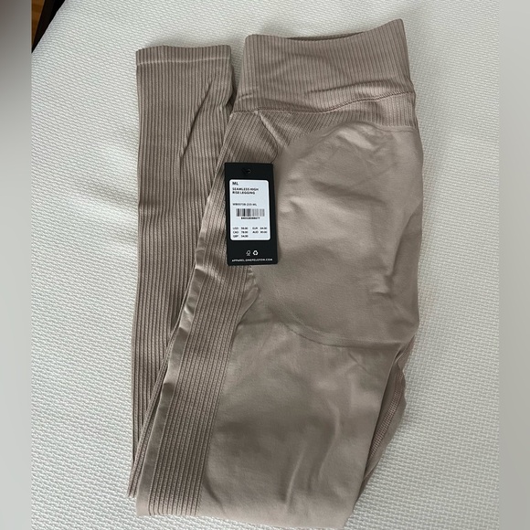 Peloton Taupe Leggings - Picture 5 of 7